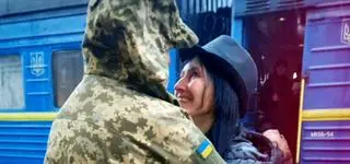 Po mężu został jej zakrwawiony zegarek. "Wrócił do okopu, a tam Ruscy. Zdążył tylko krzyknąć: uciekajcie"