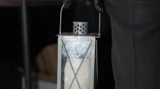 Niektórzy przynosili własne lampy