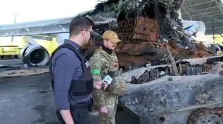 Artur Molęda w rozmowie z obrońcą lotniska w Hostomlu