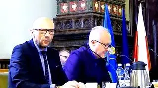 Prezydent Nowego Sącza Ludomir Handzel podczas posiedzenia rady miasta
