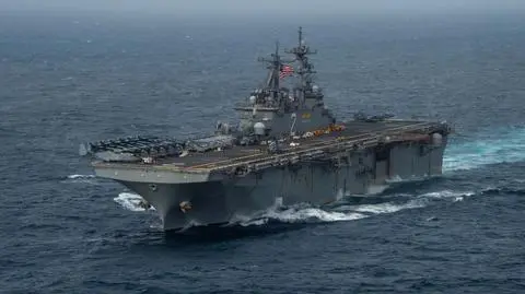 Okręt desantowy USS Essex (LHD 2) armii USA