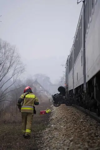 Śmiertelny wypadek na przejeździe kolejowym