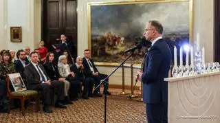 Andrzej Duda podczas uroczystego zapalenia świec chanukowych w Pałacu Prezydenckim