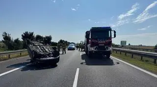 Auto dachowało na S8