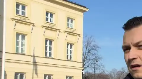 Policja o bójce na placu Konstytucji
