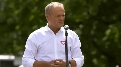 Donald Tusk na marszu w Warszawie