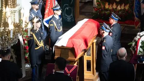 Pogrzeb strażaka Sławomira Nocunia użądlonego przez osy