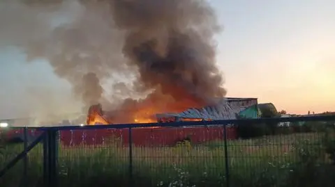 W ogniu stanęła hałda odpadów 