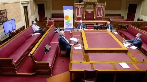 "Dosłownie złapałem gołębia". Nieproszony gość na obradach komisji 
