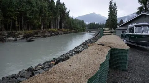Juneau, Alaska. Zagrożenie topniejącym lodowcem Mendenhalla