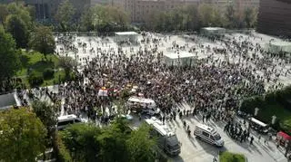 Wrocławski Marsz Równości. Zdjęcie z drona