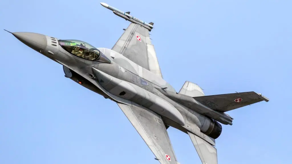 Samolot F-16