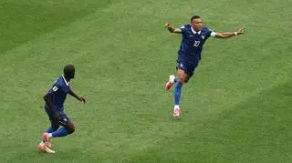 Jubileusz Mbappe. Goni Messiego