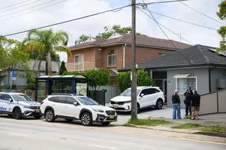 W niedzielnym ataku na popularnej plaży Bondi w Sydney zginęło co najmniej 15 osób