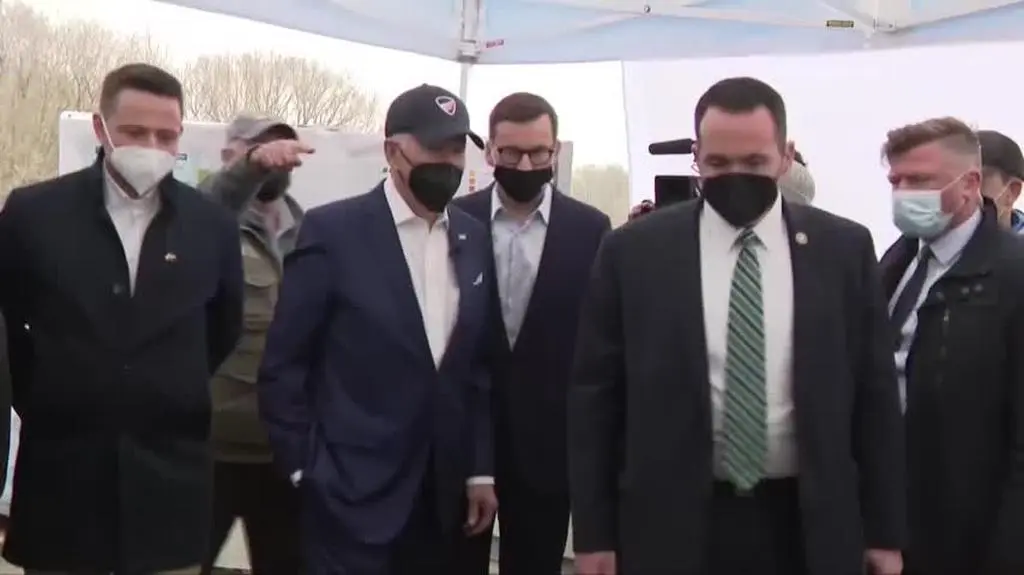 Joe Biden na Stadionie Narodowym rozmawiał z wolontariuszami