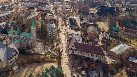 Zakopane zgodę na naukę zdalną miało otrzymać "telefonicznie". Kurator twierdzi, że takiej zgody nie ma