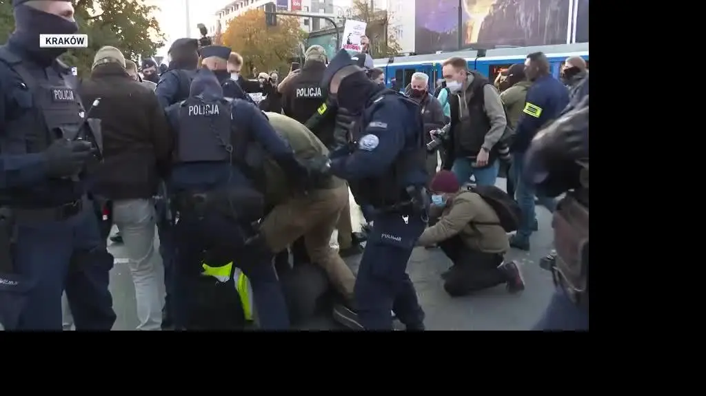 2610N376X_ZBITKA_PROTEST_1_1603740874890