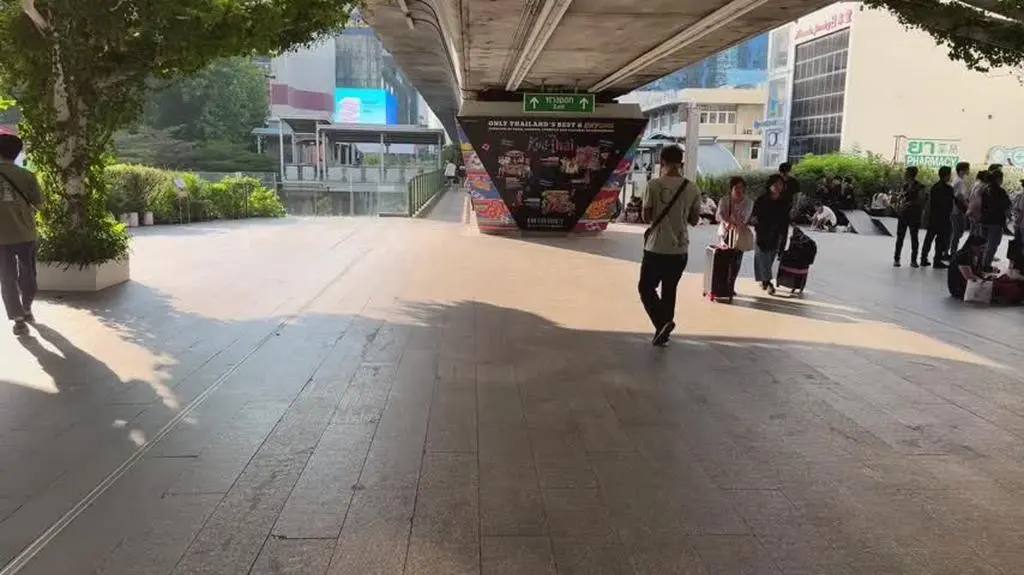 BANGKOK 7 Artur Górski 