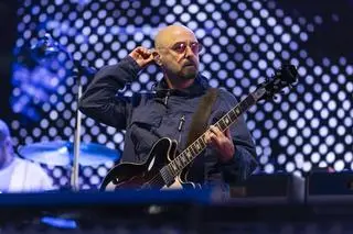 Paul "Bonehead" Arthurs