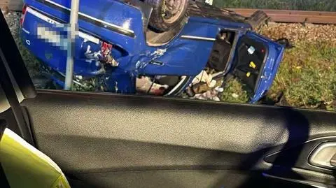 W wyniku wypadku trzy osoby jadące autem trafiły do szpitala 