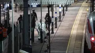 Pasażerowie pociągu jadącego do Londynu zostali zaatakowani nożem