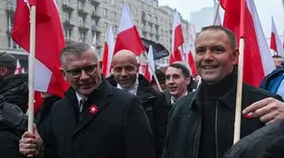 Sławomir Cenckiewicz i Karol Nawrocki na marszu w Warszawie 11 listopada