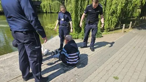 Mężczyznę uratowali policjanci, którzy promowali swój zwód na targach pracy