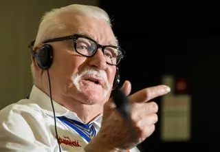Wałęsa: publicznie zdjąłem flagę ukraińską z piersi