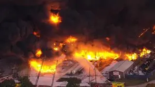 Samolot transportowy rozbił się w pobliżu lotniska w Louisville
