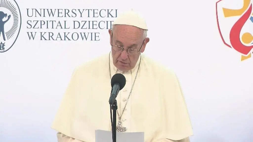 Papież do lekarzy, pielęgniarek, wolontariuszy: wspieram was