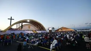 Uczestnicy Jubileuszu Młodzieży z całego świata na rzymskim kampusie Tor Vergata