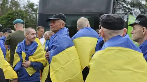 Żołnierze wzięci do niewoli przez Rosję wracający do Ukrainy