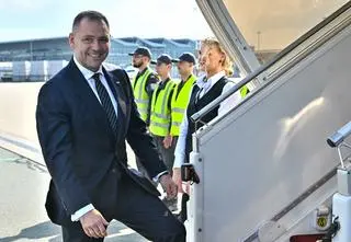Przedstawiciel rządu poleci z Nawrockim. "Na zaproszenie prezydenta"