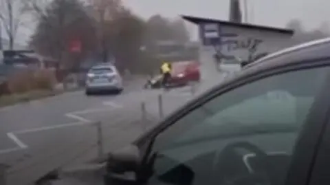 Potrącił policjanta, padły strzały