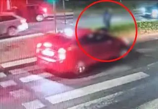 14-latek na hulajnodze jechał przez pasy, został potrącony. Nagranie