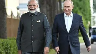 Narendra Modi i Władimir Putin na terenie rezydencji w Nowo-Ogariowie  