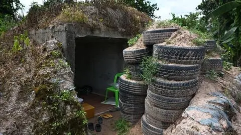 Konflikt Tajlandia - Kambodża. Ludzie budują bunkry
