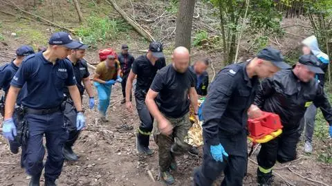 Policjanci znaleźli 73-latka, który zgubił się w lesie