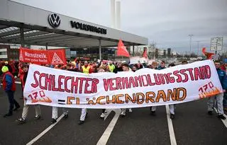 Konflikt między Volkswagenem a pracownikami dotyczył wynagrodzeń około 120 tys. pracowników