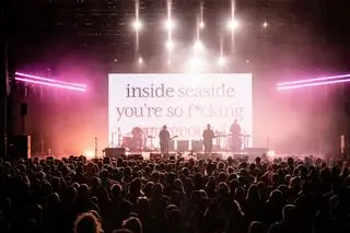 Royel Otis na Inside Seaside 2025