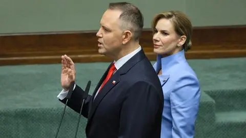 Uroczystość zaprzysiężenia Prezydenta RP Karola Nawrockiego przed Zgromadzeniem Narodowym. Prezydent-elekt Karol Nawrocki z żoną Martą Nawrocką