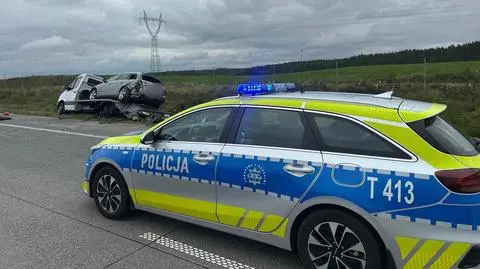 Zderzenie busa z lawetą