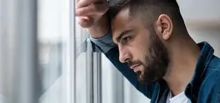 "Mężczyźni nie płaczą". Depresja zabija ich po cichu