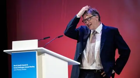 "Mój ukochany myśli, że Bill Gates zaczipuje ludzkość". Jak z nim rozmawiać?