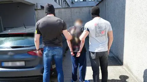 Agresywny 18-latek zaatakował ratowników medycznych na krakowskiej Krowodrzy