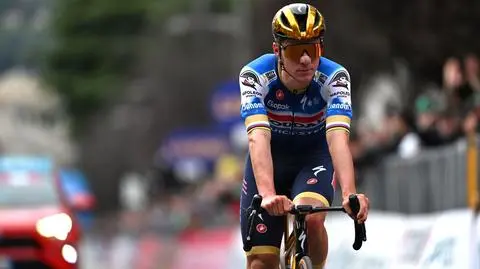 Czołowy kolarz świata trafił do szpitala. "Rower złamał się na pół"