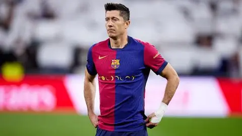 Napis z księżyców na koszulkach piłkarzy Barcelony