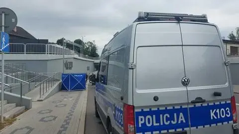 Motocyklista uderzył w słup oświetleniowy, zginął na miejscu 