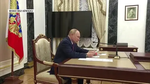 Putin issues a nuclear warning to the West over Ukraine