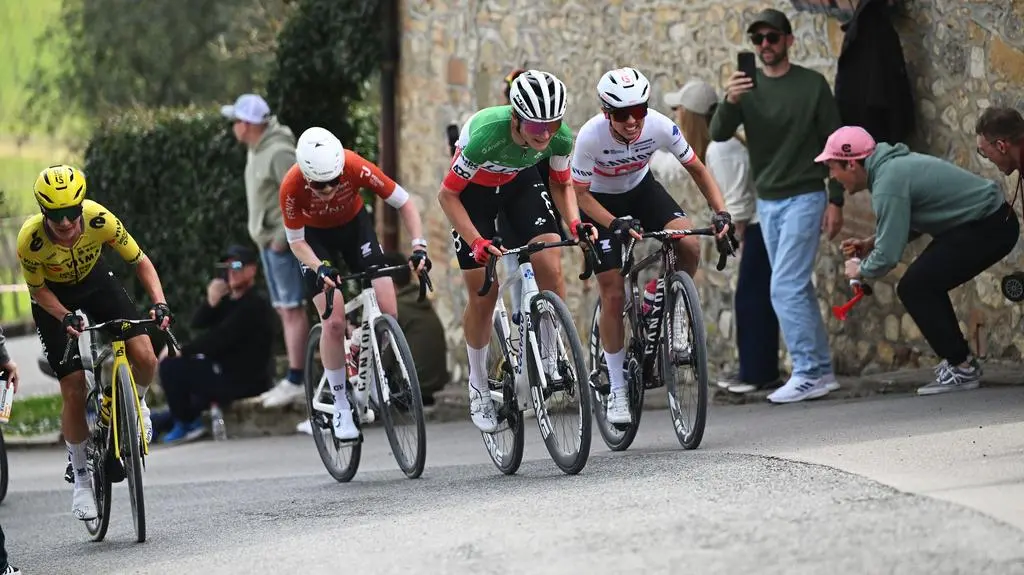 Niesamowita końcówka Strade Bianche. Niewiadoma-Phinney pokazała moc